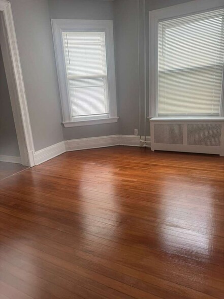 Building Photo - 270 N Fulton Ave