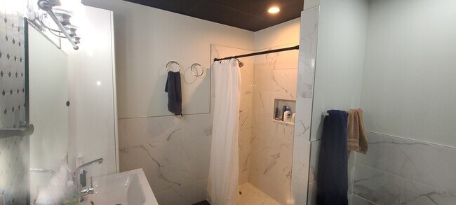 Building Photo - 19 Walnut St