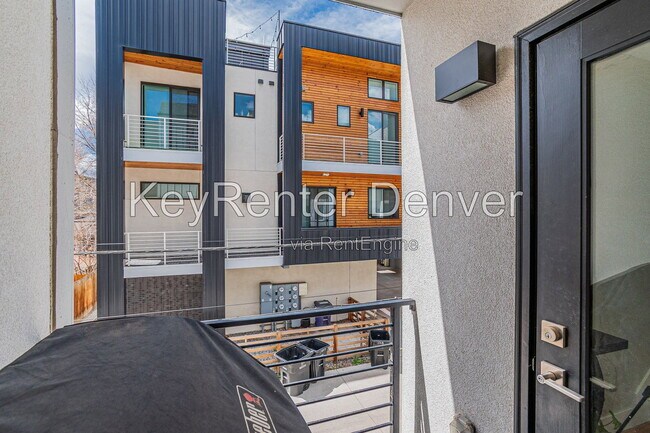Building Photo - 3245 W 17th Ave