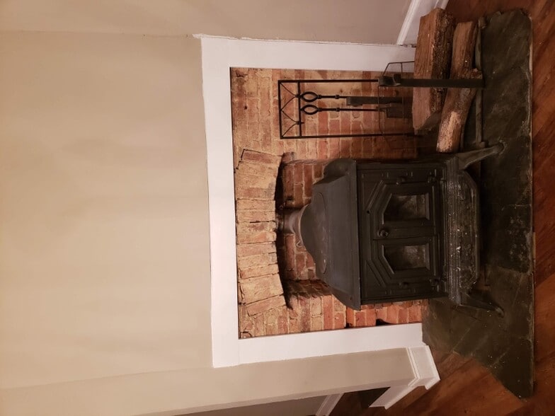 Building Photo - 902 Gorsuch Ave