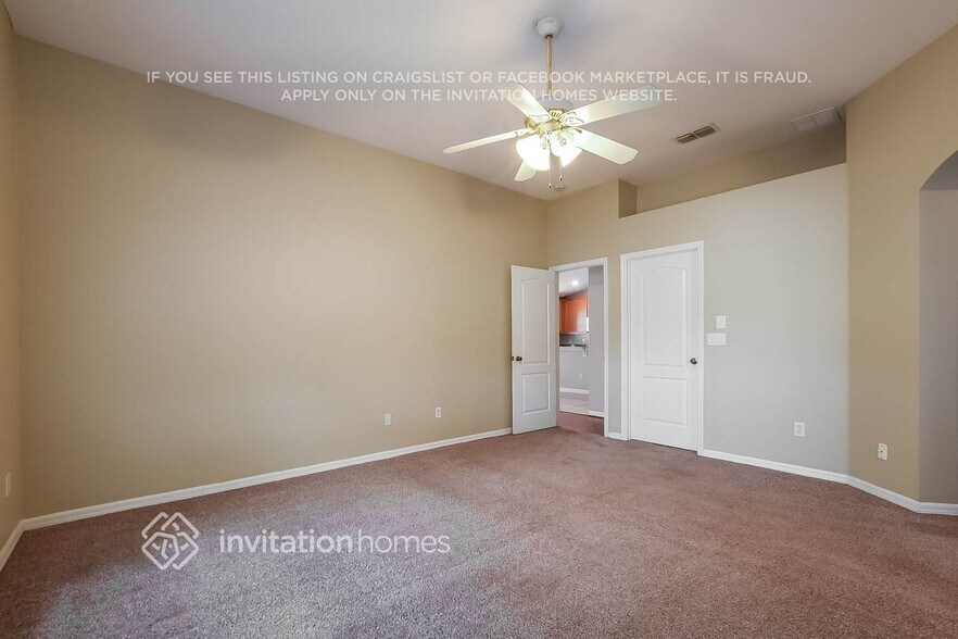 Building Photo - 2055 Golden Ivy Way