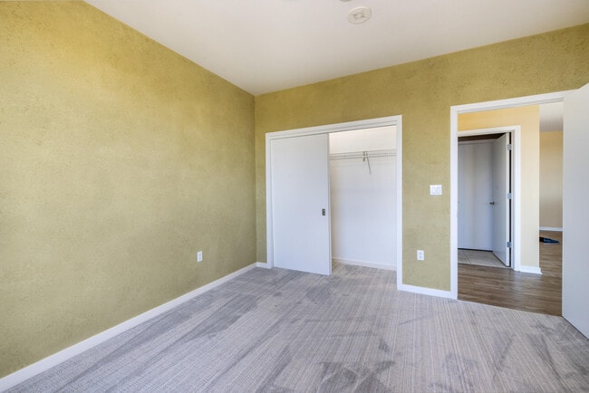 Building Photo - 1522 N Prospect Ave