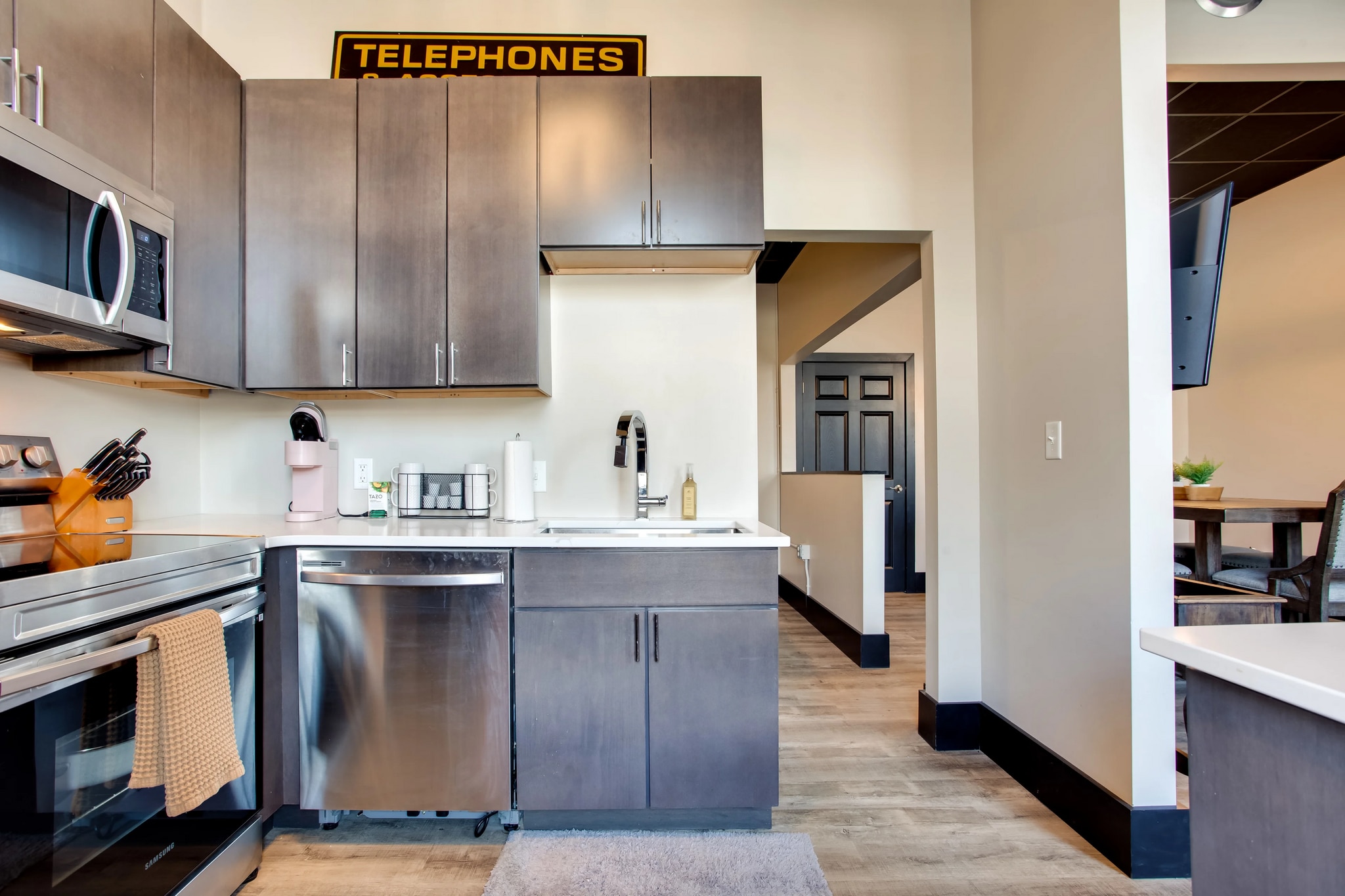 Building Photo - 130 N 5th St