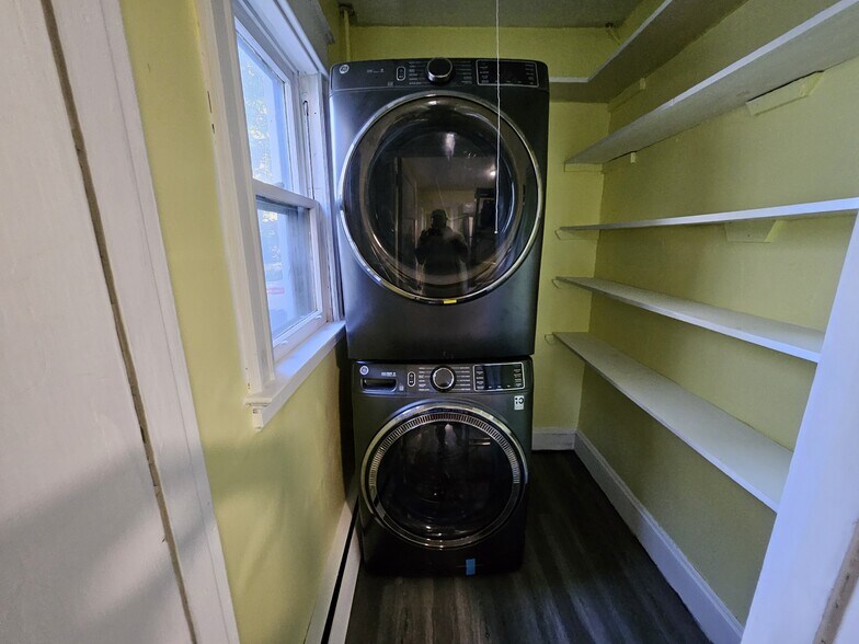 Building Photo - 355 Prospect Ave