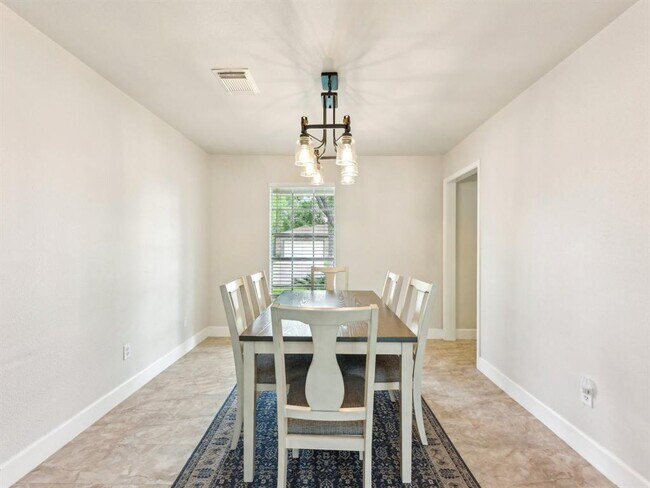Building Photo - 15414 Lanswick Dr