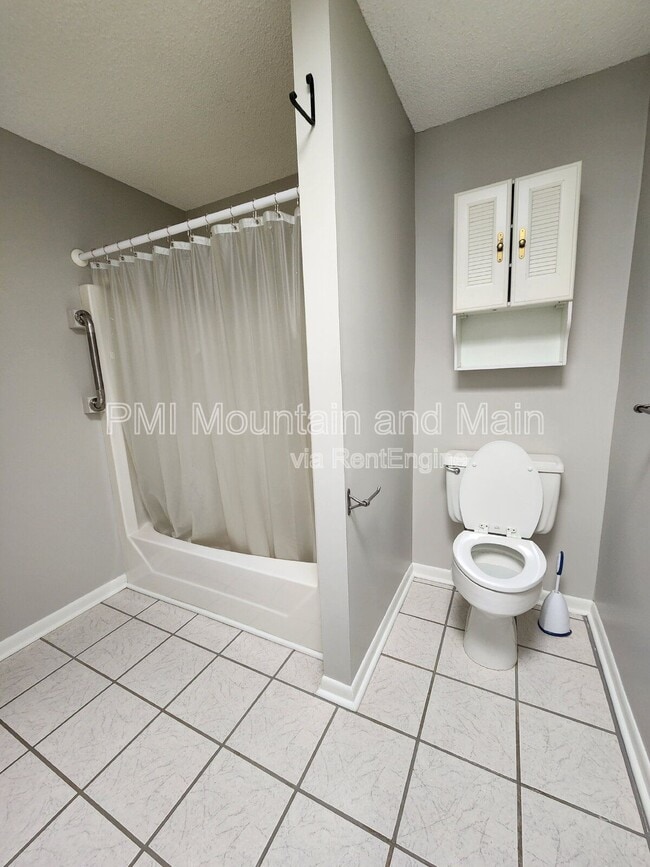 Building Photo - 232 Bryant Rdg Dr