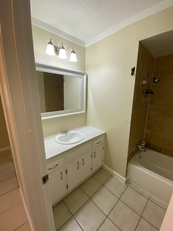 Building Photo - 2709 Shawn Dr