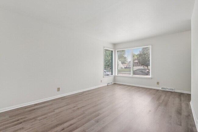 Building Photo - 1933 S 72nd St