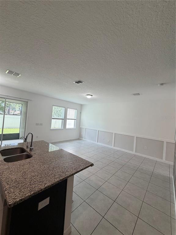 Building Photo - 15061 Willow Arbor Cir