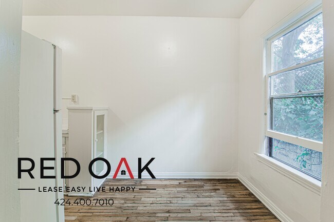 Building Photo - 836 Sanborn Ave