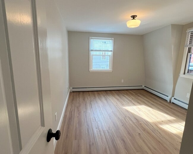 Building Photo - 156 Derby St