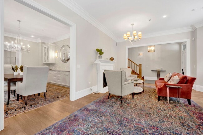 Building Photo - 103 W Chestnut St