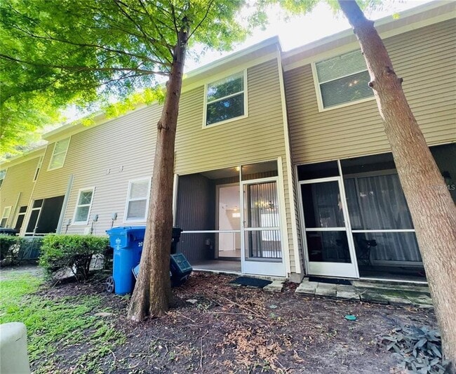 Building Photo - 207 Golden Pond Ct