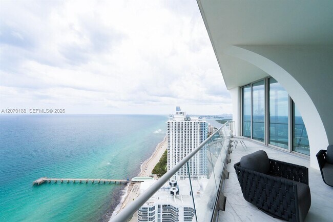 Building Photo - 16901 Collins Ave