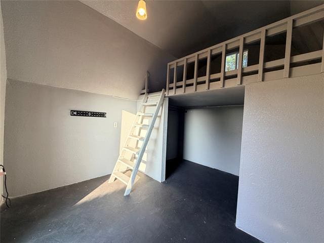 Building Photo - 7205 Windcrest Ct E