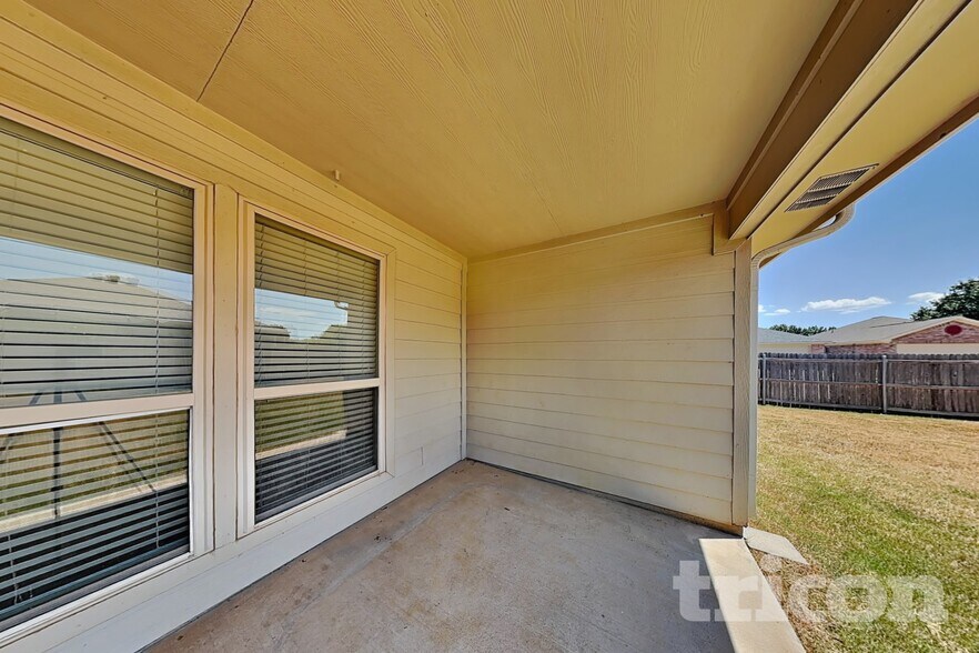 Building Photo - 4200 Agate Dr