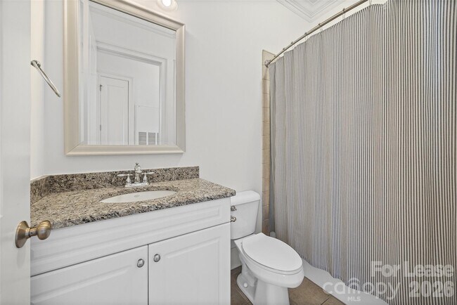 Building Photo - 2938 Selwyn Ave