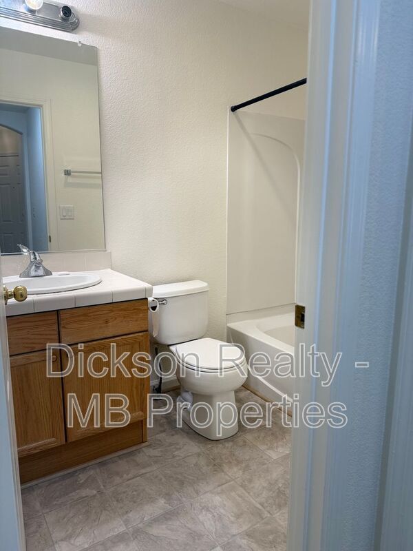 Building Photo - 155 Sagebrook Dr