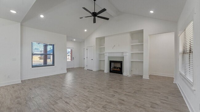 Building Photo - 147 N Banner Ave