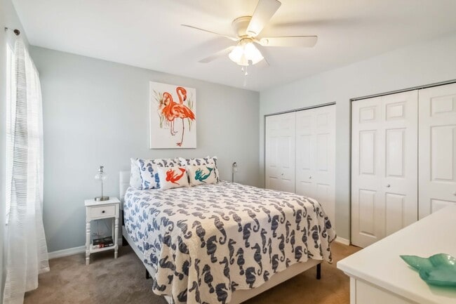 Building Photo - Beautiful turnkey ready 2/2 unit available...