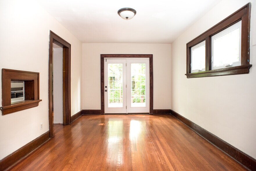 Building Photo - 2350 Chickasaw St