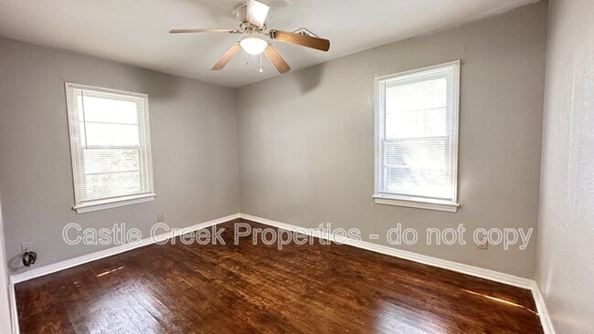 Building Photo - 1104 Hickory Ln