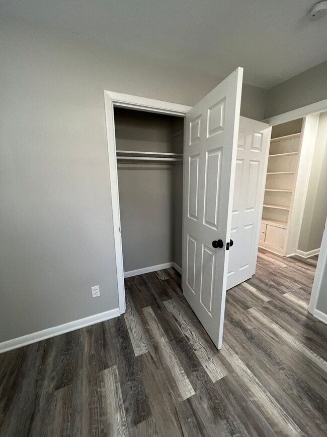 Building Photo - 3 Bedroom Beautifully updated Ranch