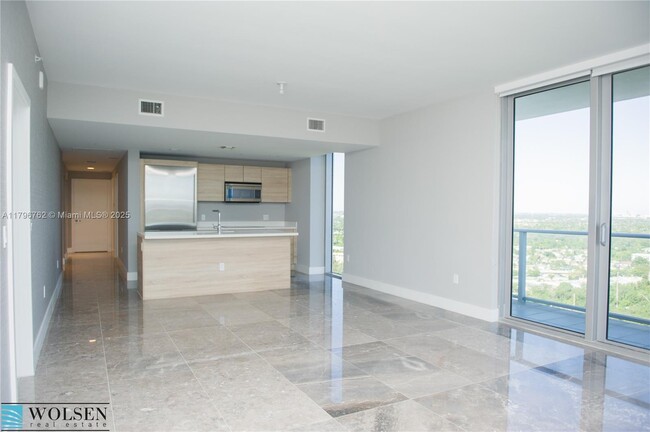 Building Photo - 16385 Biscayne Blvd