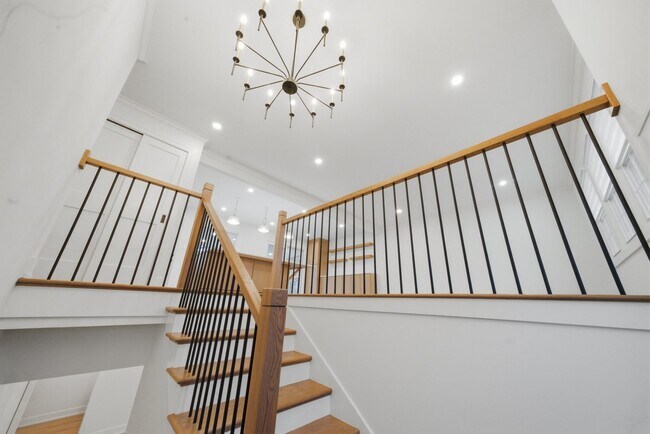 Building Photo - 2S245 Mayfield Ln