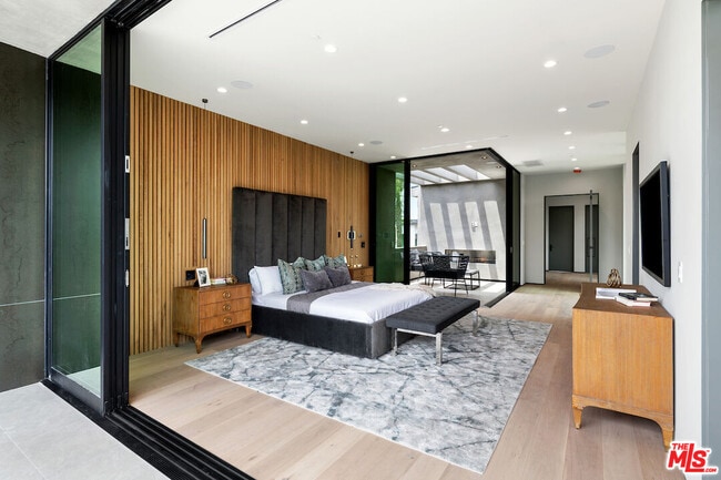 Building Photo - 434 Flores St