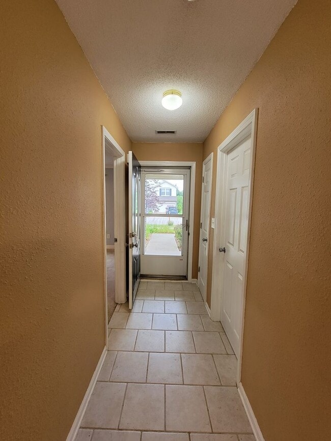 Building Photo - Single family home in The Highlands