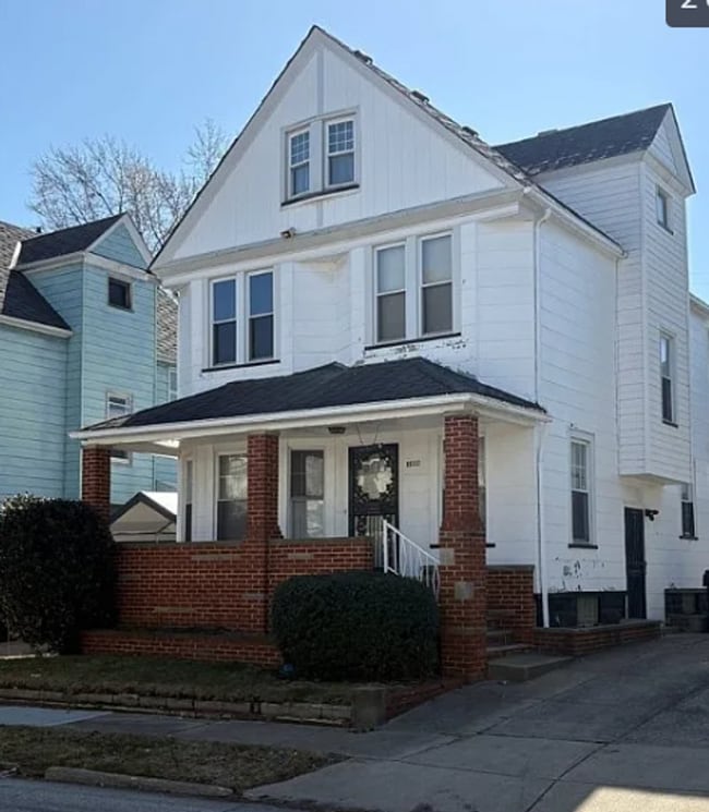 Building Photo - 10814 Hull Ave