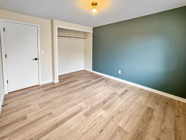 Building Photo - Immaculate Single-Level Home