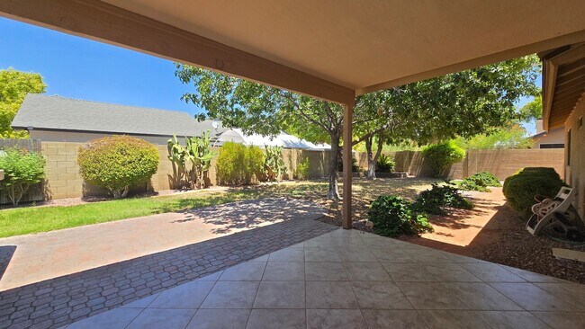 Building Photo - NEAR WESTGATE! Delightful 4bdr Corner Lot ...