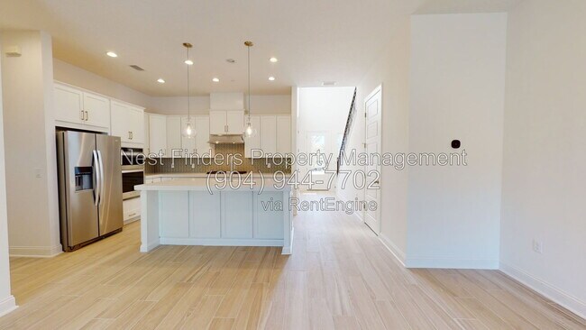 Building Photo - 111 Carousel Dr