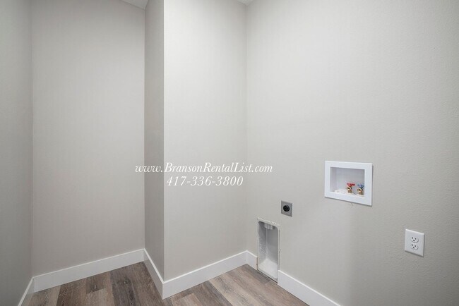 Building Photo - Great Location available again!!!