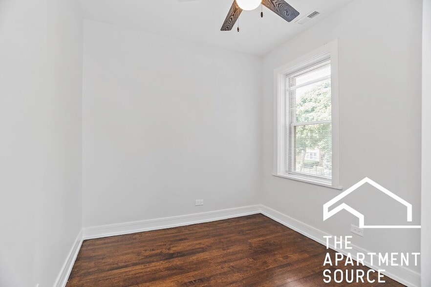 Building Photo - 4313 W Parker Ave