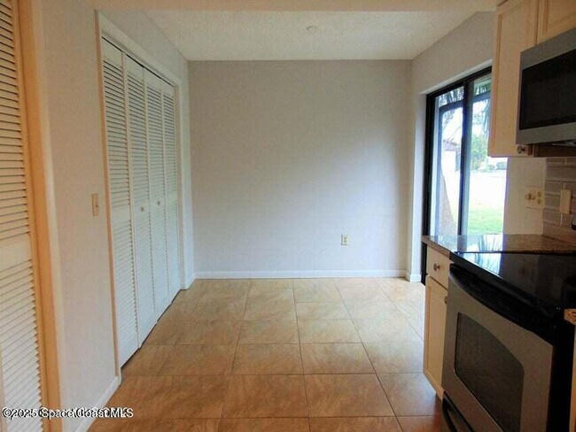 Building Photo - 300 Olympia Ct