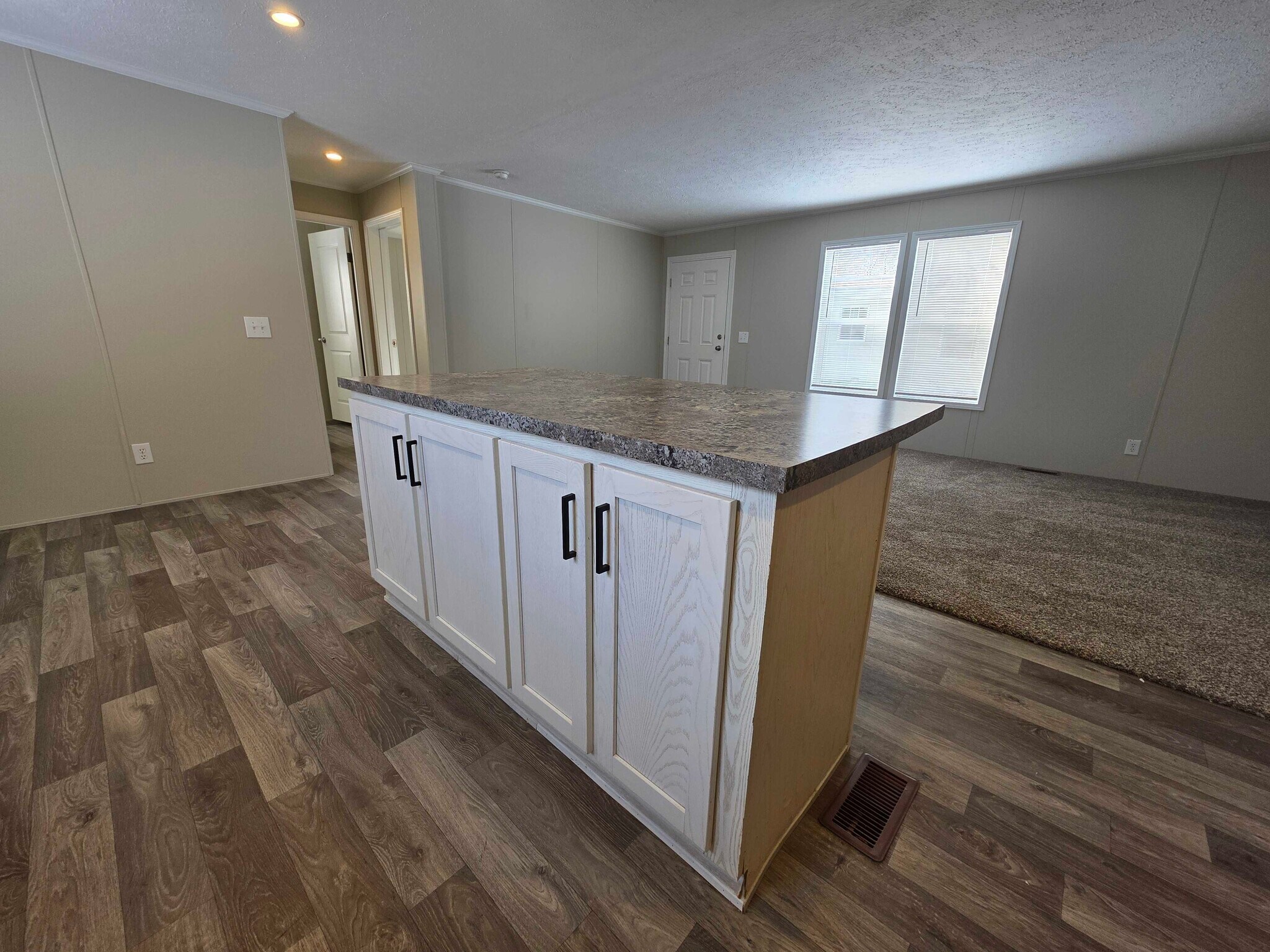 Building Photo - 3708 Cedar Loop