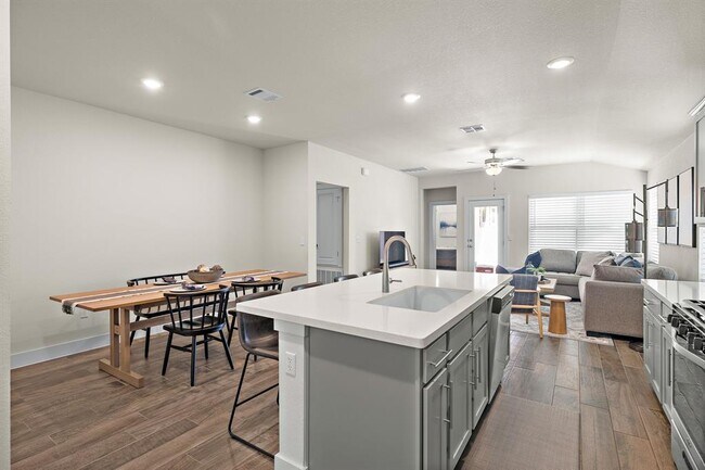 Building Photo - 6209 Dumfries Ln