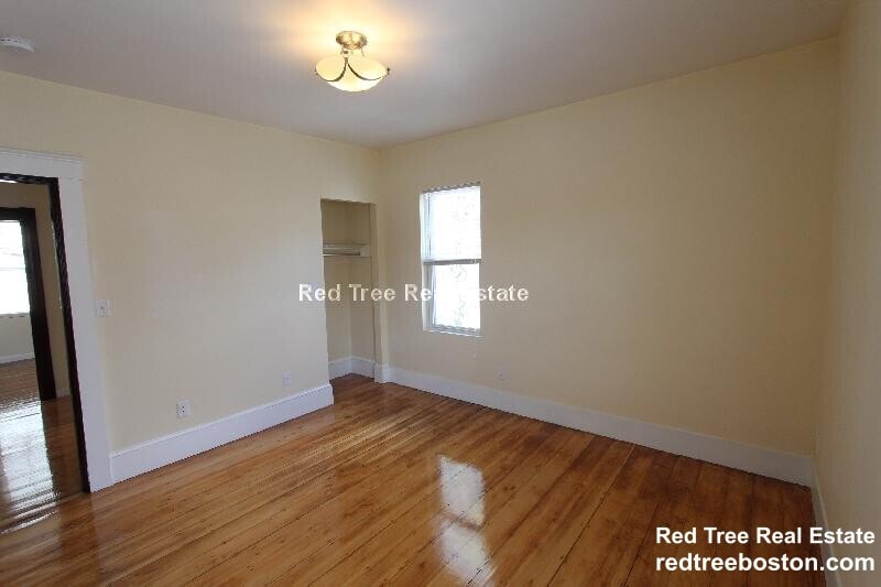 Building Photo - 5 Smythe St