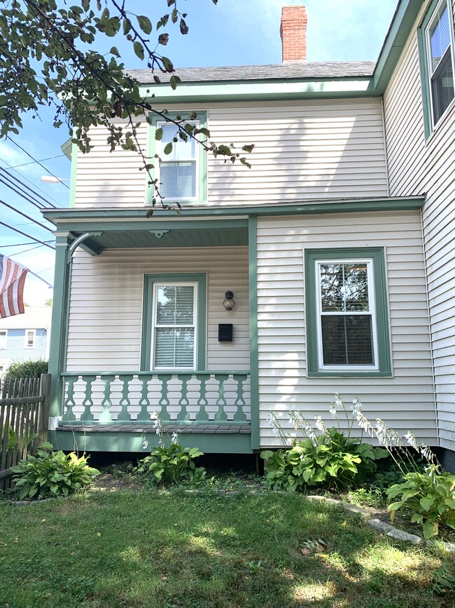 Building Photo - 12 County St