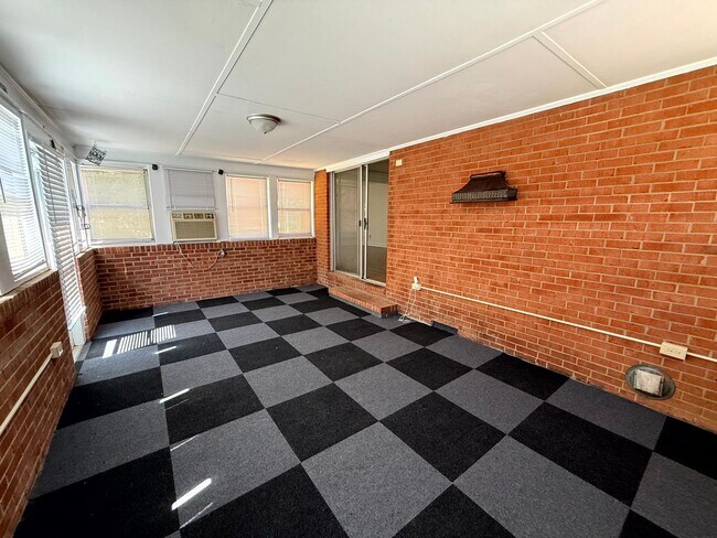 Building Photo - 6441 Kincross Ave