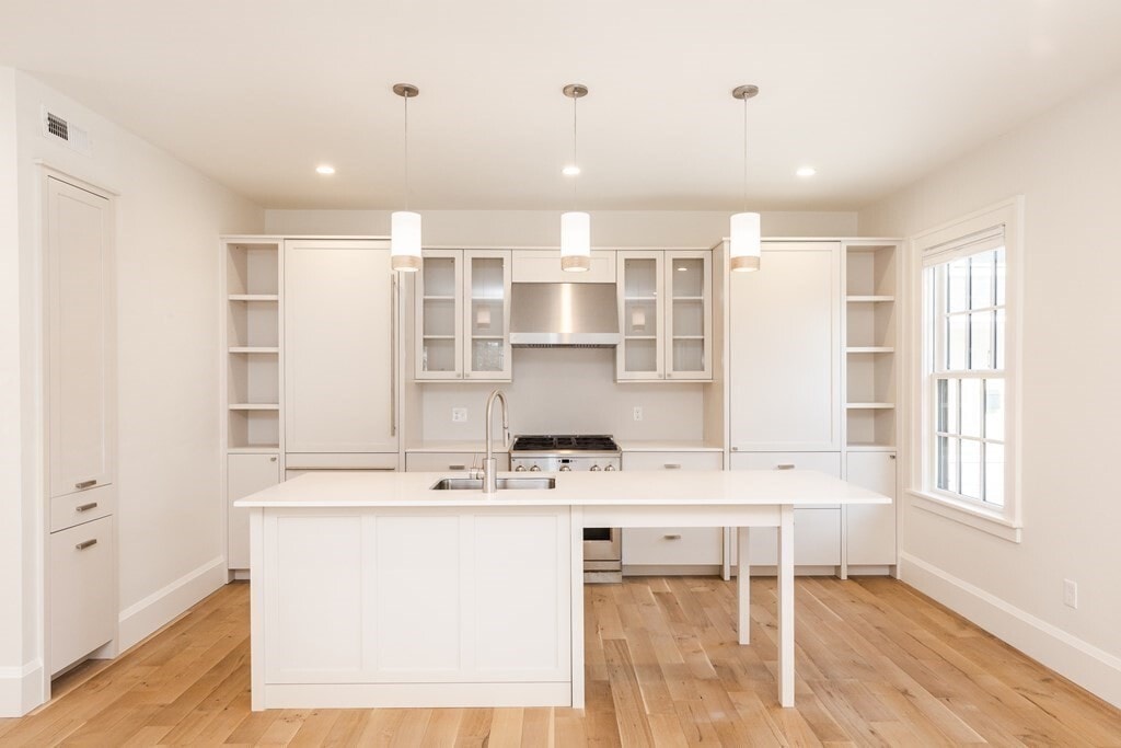 Building Photo - 229 Concord Ave