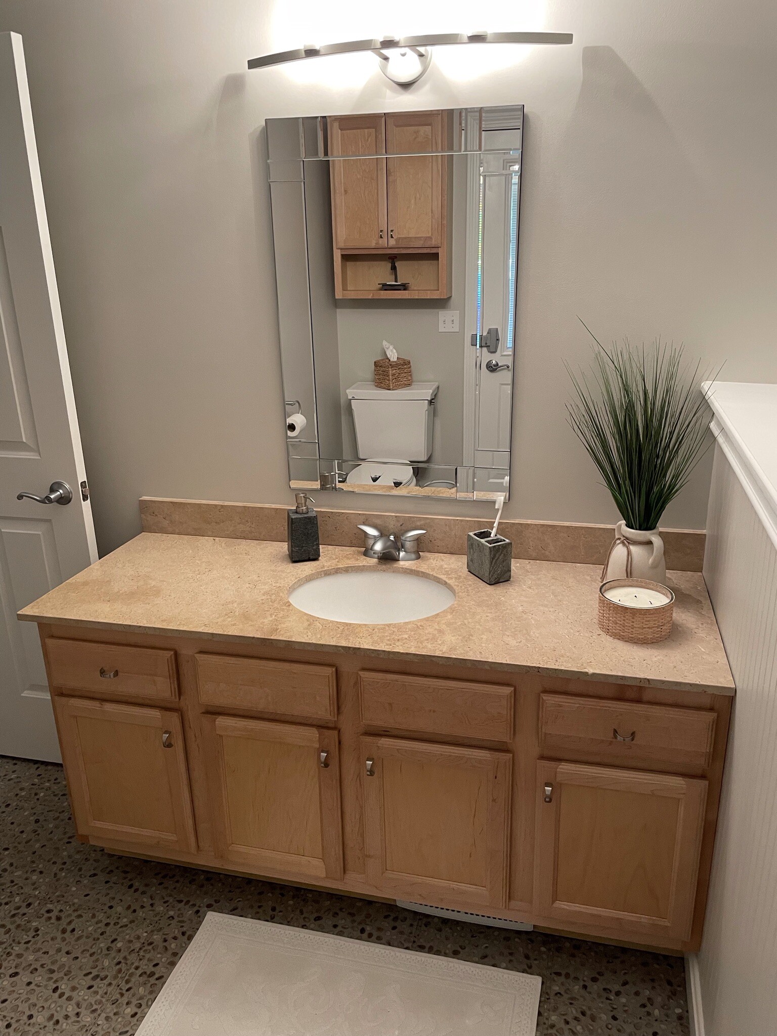 Bathroom - 868 Ledgewood Dr