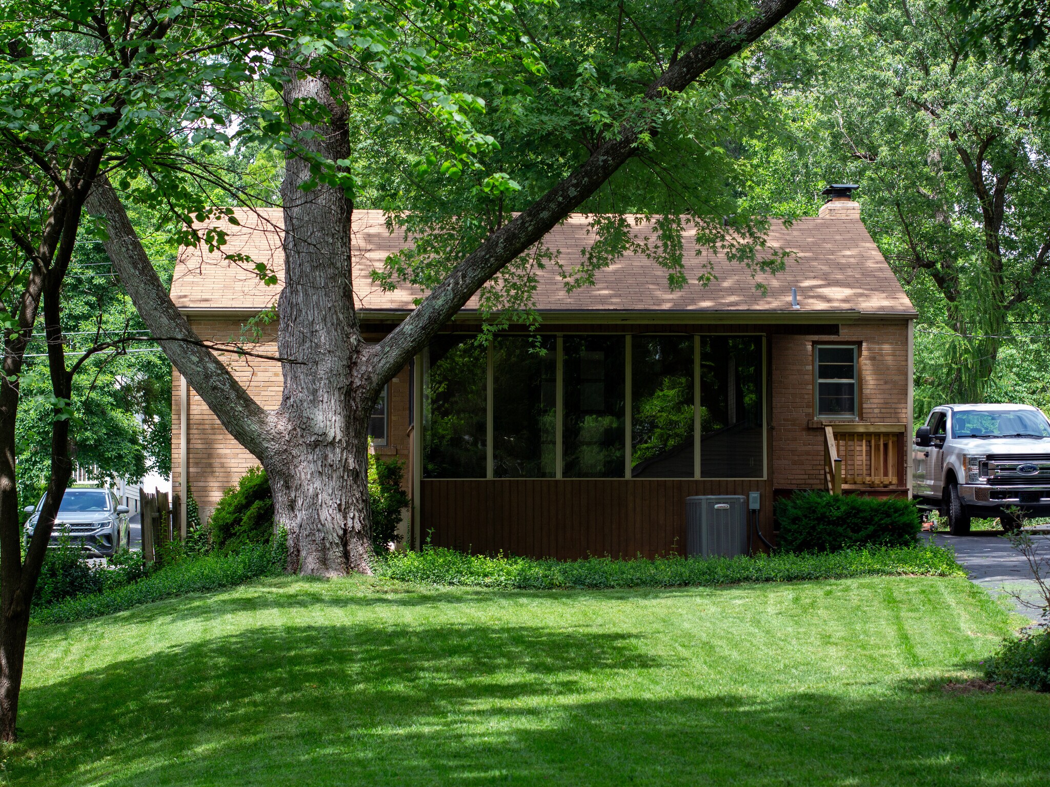 Building Photo - 340 Calvert Ave
