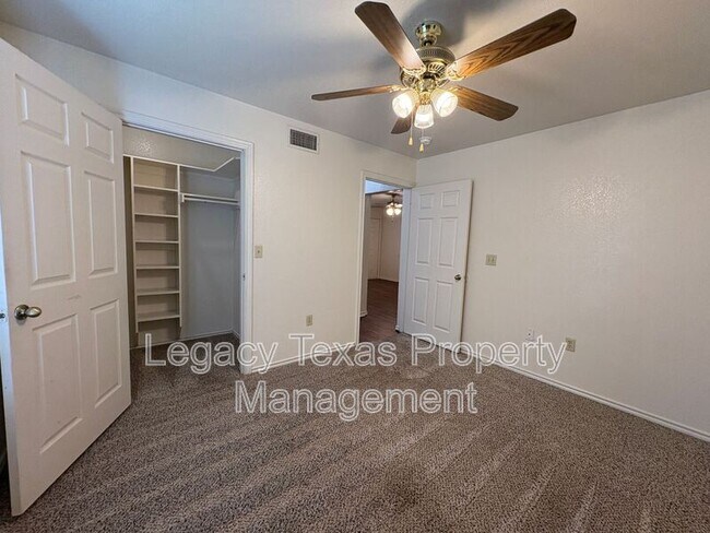 Building Photo - 1112 Williams Ave