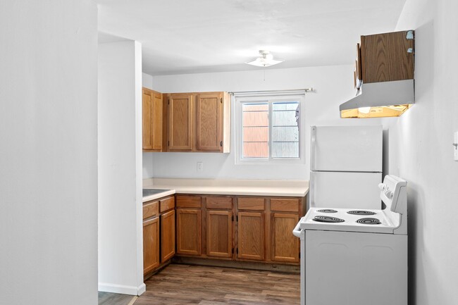 Building Photo - Affordable 3 bed 1 bath home with off-stre...