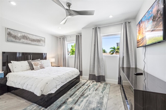 Building Photo - 2523 Castilla Isle