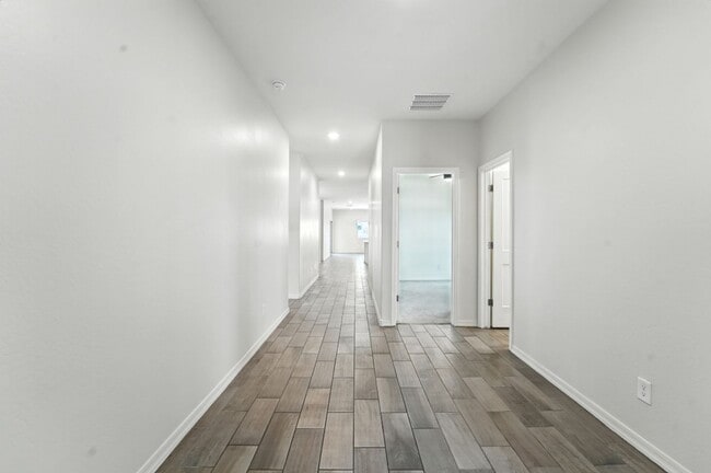 Building Photo - Stunning new build in Glendale, AZ!
